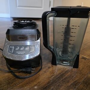 Ninja Professional Blender with Black and Silver Base